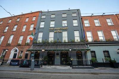 Harcourt Hotel Dublin voorkant Djoser