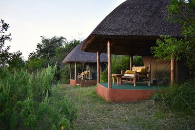 leopard rest camp voorkant